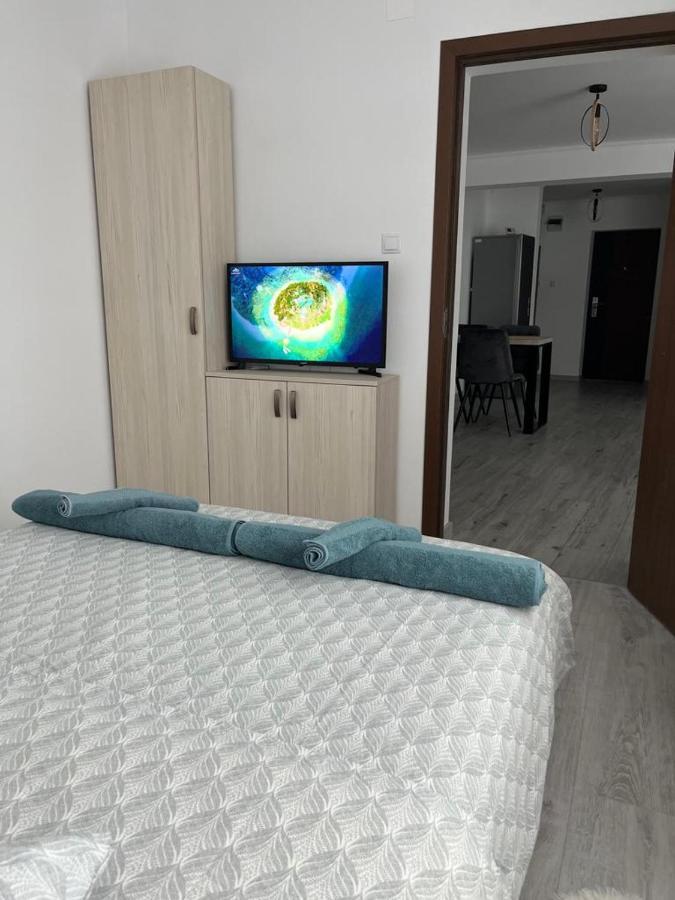 Green Apartments Орадя Экстерьер фото